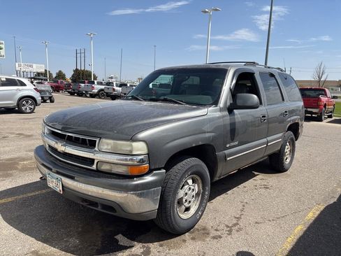 Used 2000 Chevrolet Tahoe LT w/ LT Preferred Equipment Group AWD/4WD image 9