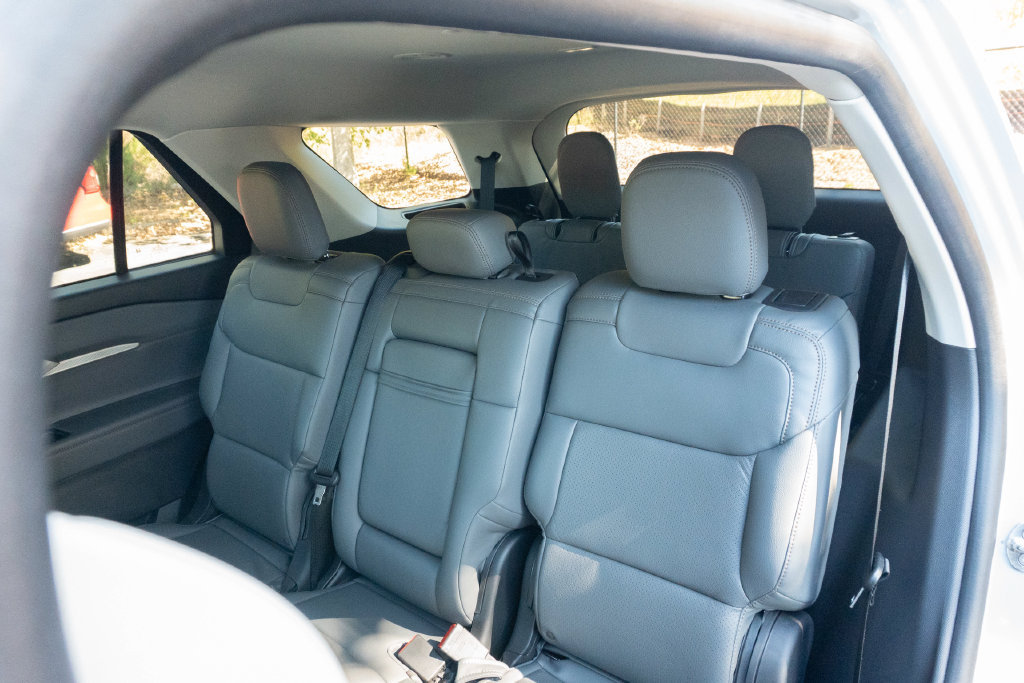 Used 2025 Ford Explorer Active RWD image 18