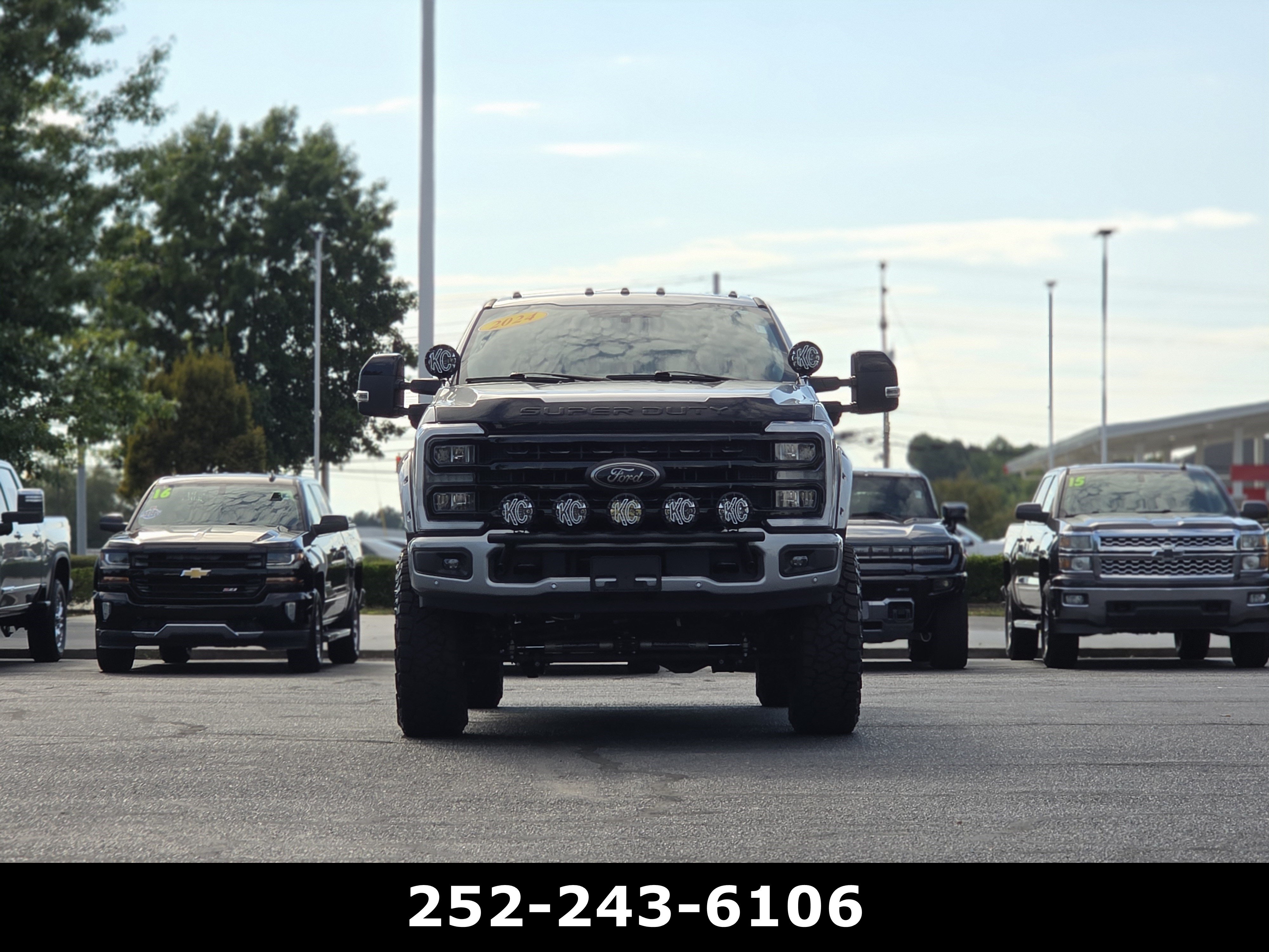 Used 2024 Ford F350 Lariat w/ Lariat Ultimate Package AWD/4WD image 2