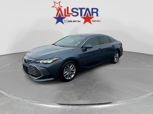Used 2021 Toyota Avalon XLE FWD image 3