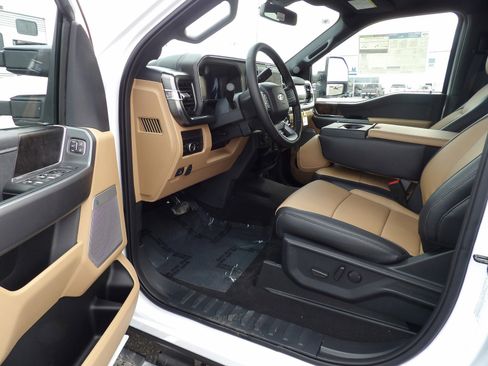 New 2025 Ford F250 Lariat w/ Chrome Package image 56