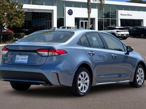 Used 2022 Toyota Corolla LE image 4