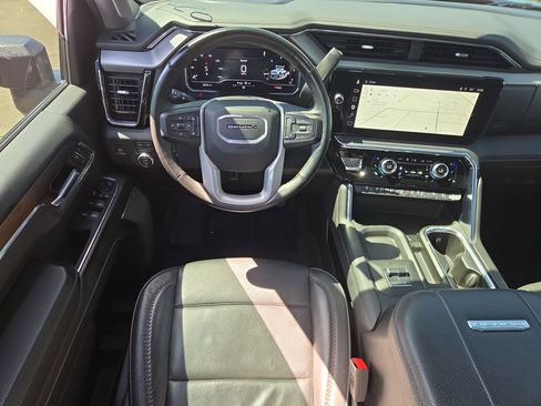 Used 2025 GMC Sierra 2500 Denali w/ Denali Reserve Package AWD/4WD image 13