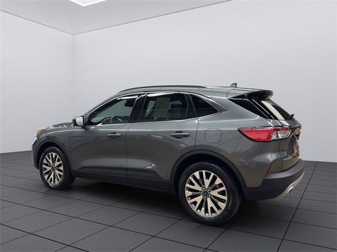 Used 2022 Ford Escape Titanium image 4