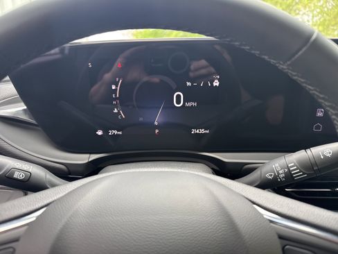 Used 2025 Buick Envista Sport Touring image 19