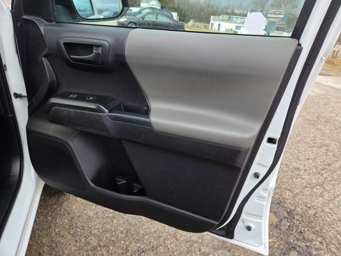 Used 2021 Toyota Tacoma SR image 15