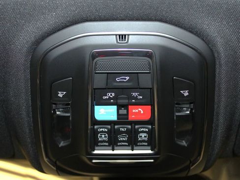 New 2025 Jeep Grand Cherokee Limited w/ Luxury Tech Group II image 23