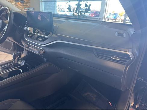 Used 2023 Nissan Altima 2.5 SV w/ SV Premium Package FWD image 27