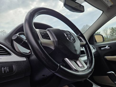 Used 2016 Dodge Journey SE w/ Flexible Seating Group image 20