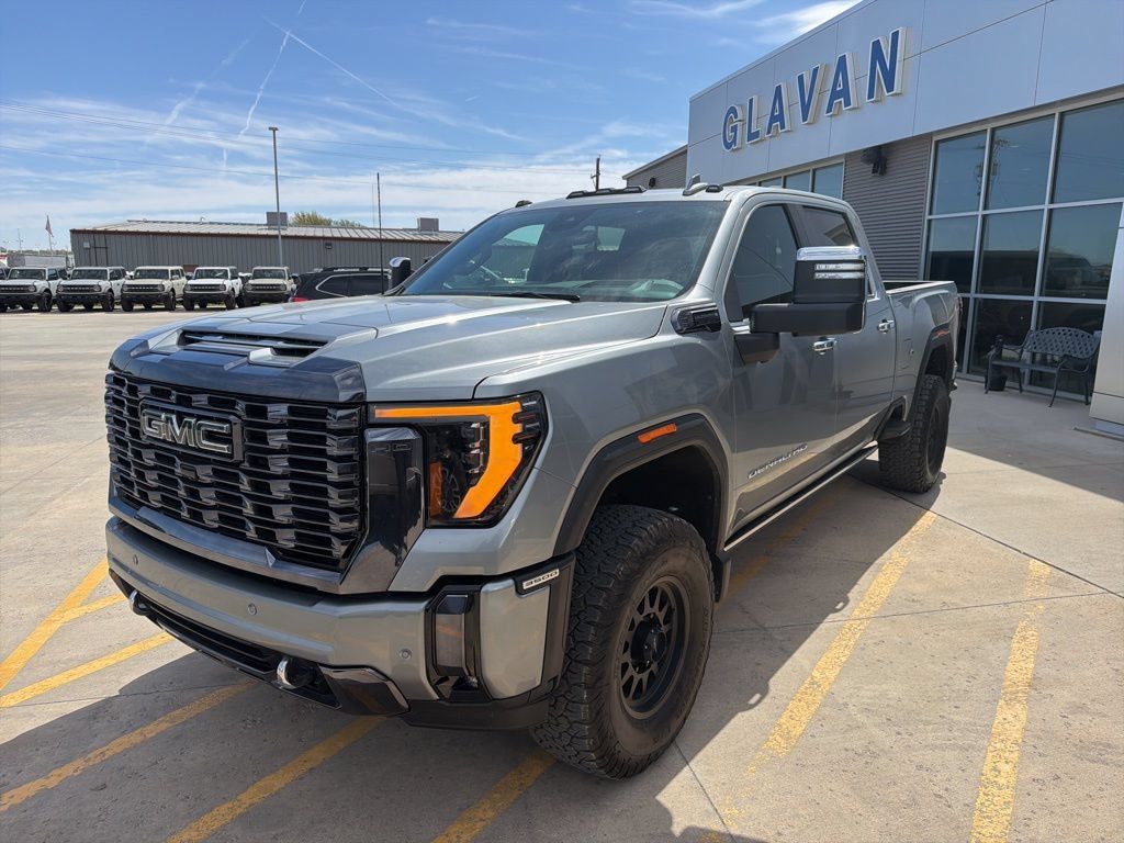 Used 2024 GMC Sierra 3500 Denali Ultimate w/ LPO, GMC Protection Package AWD/4WD image 3