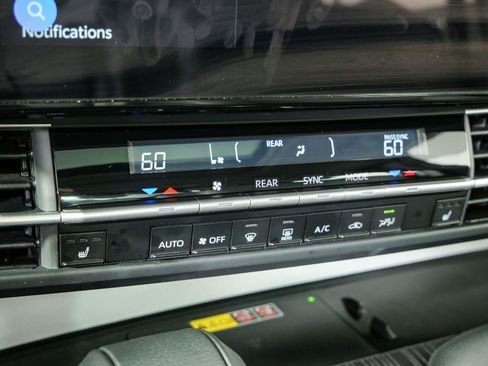 Used 2025 Toyota Sienna XLE w/ XLE Plus Package FWD image 14