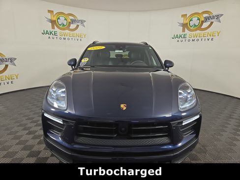 Used 2022 Porsche Macan image 2