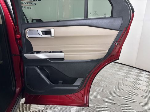 Used 2023 Ford Explorer Limited image 26