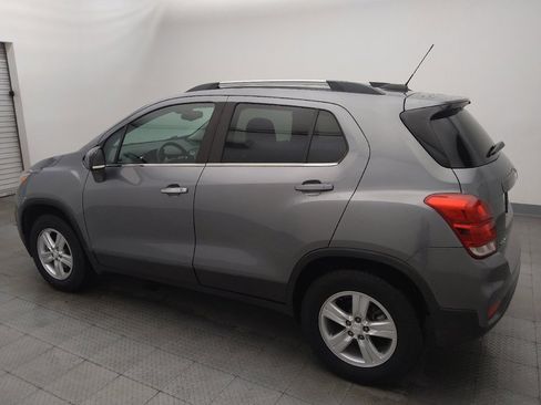 Used 2020 Chevrolet Trax LT w/ Driver Confidence Package AWD/4WD image 3
