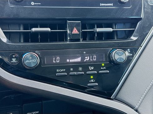 Used 2023 Toyota Camry SE FWD image 12