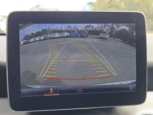 Used 2018 Mercedes-Benz GLA 250 4MATIC image 10