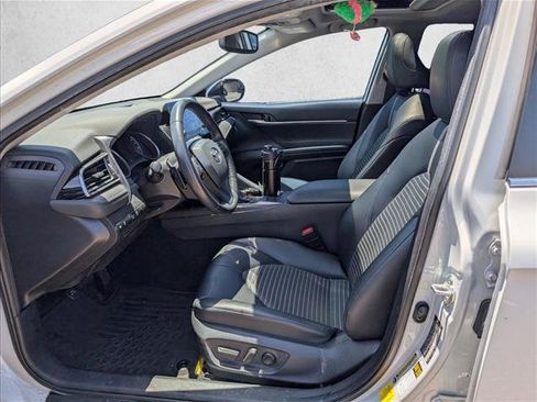 Used 2022 Toyota Camry SE w/ Convenience Package FWD image 14