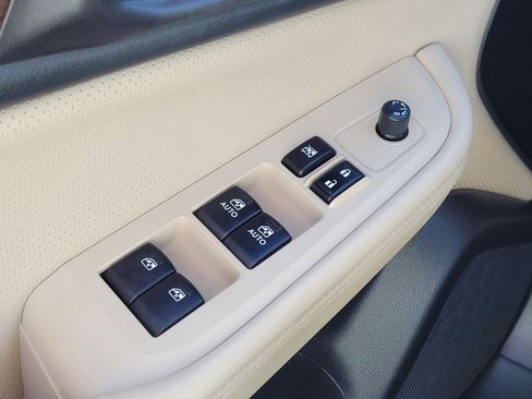 Used 2016 Subaru Outback 2.5i Limited image 15