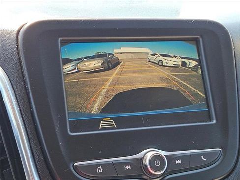 Used 2019 Chevrolet Equinox LT w/ Driver Convenience Package image 14