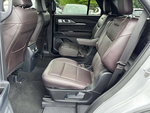 Used 2026 Ford Explorer Platinum w/ LUX Leather Package AWD/4WD image 18