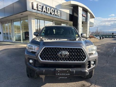 Used 2019 Toyota Tacoma TRD Off-Road w/ Technology Package image 8