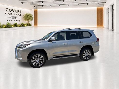 Used 2017 Lexus LX 570 4WD w/ Luxury Package image 5