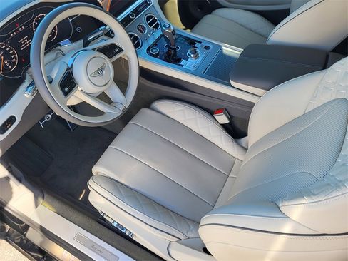 Used 2023 Bentley Continental GT V8 image 14