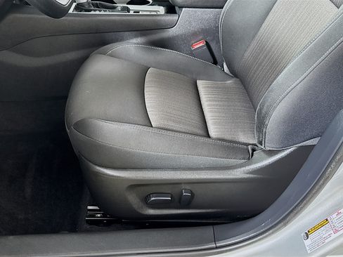Used 2024 Nissan Altima 2.5 SV AWD/4WD image 18