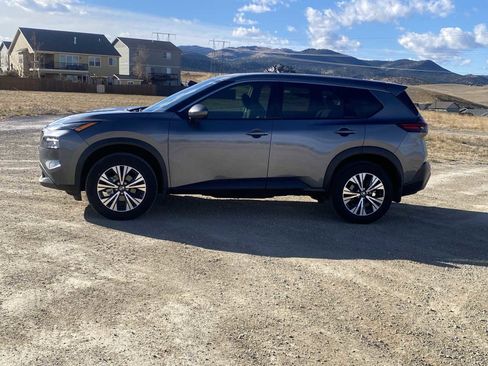 Used 2021 Nissan Rogue SV image 10