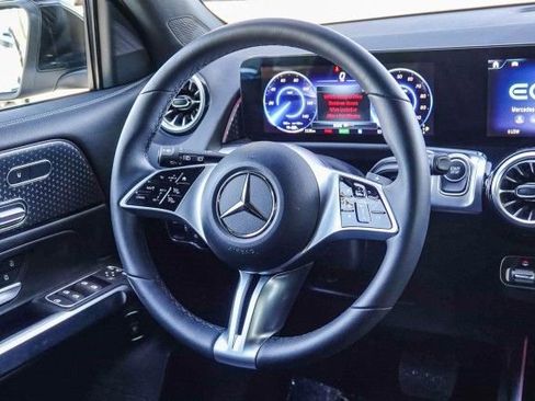 Used 2024 Mercedes-Benz EQB 300 300 image 27