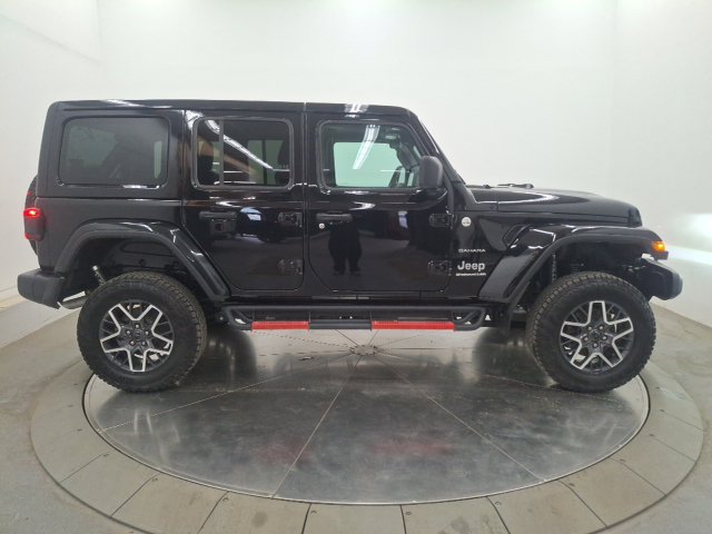 Used 2024 Jeep Wrangler Unlimited Sahara w/ Dual Top Group AWD/4WD image 8