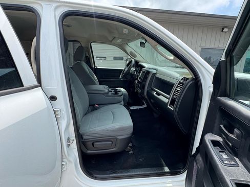 Used 2013 RAM 2500 Tradesman w/ Chrome Appearance Group AWD/4WD image 11