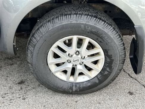 Used 2017 Nissan Frontier SV w/ SV Value Truck Package image 5