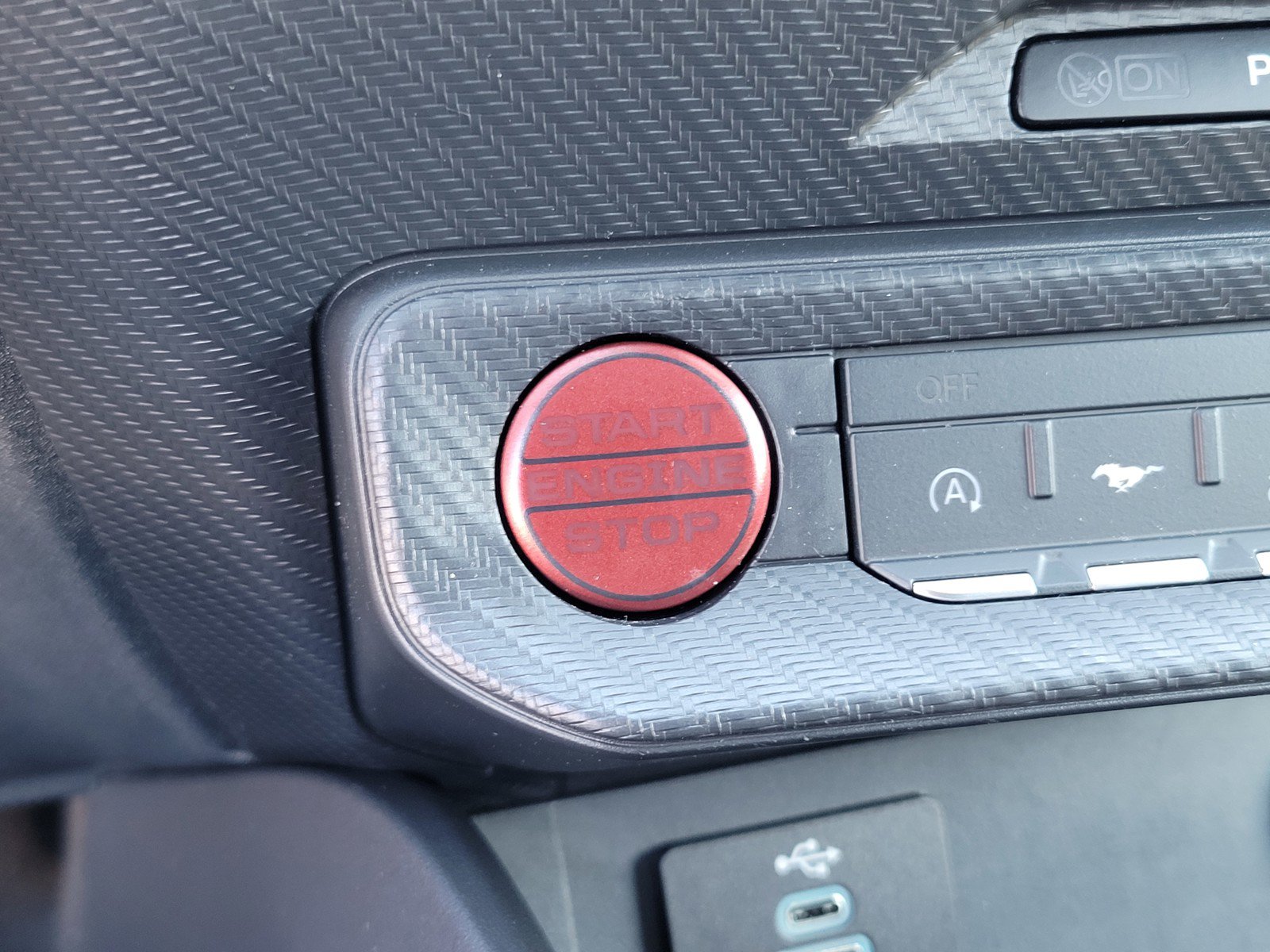 Used 2024 Ford Mustang Coupe RWD image 23