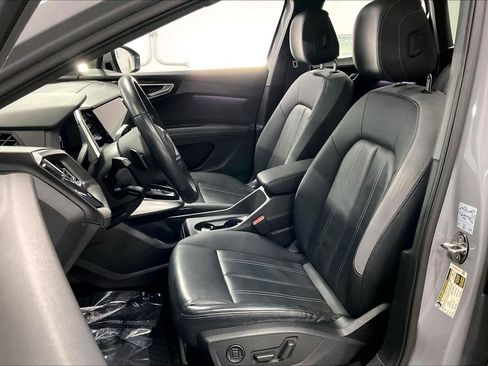 Used 2023 Audi Q4 e-tron Premium Plus w/ Premium Plus image 25