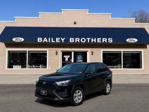 Used 2023 Toyota RAV4 LE AWD/4WD image 1