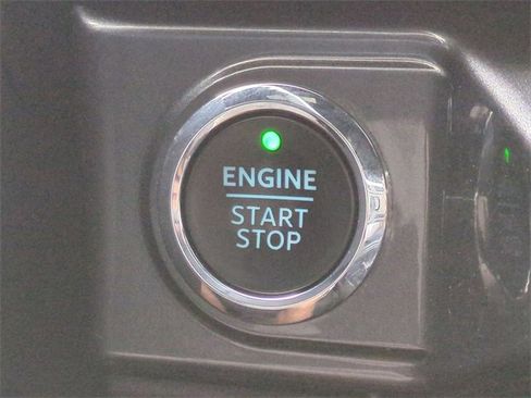 Certified 2022 Ford F150 XLT w/ Equipment Group 302A High image 28