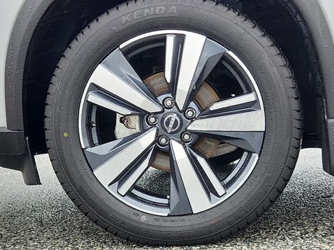 Used 2022 Nissan Rogue SL w/ SL Premium Package image 6