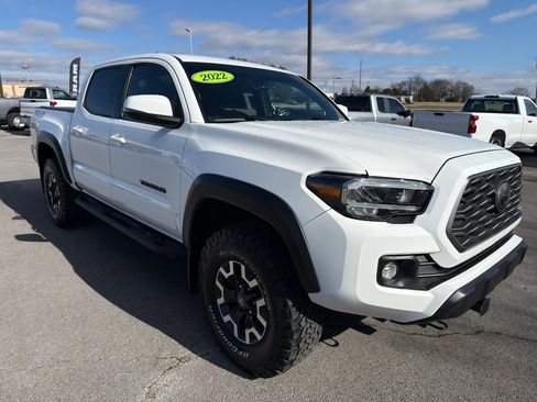 Used 2022 Toyota Tacoma TRD Off-Road image 3