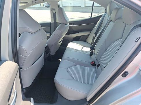 Used 2023 Toyota Camry SE FWD image 12