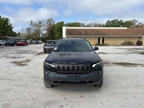 Used 2019 Jeep Cherokee Trailhawk w/ Cold Weather Group image 14