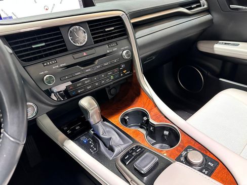 Used 2019 Lexus RX 350L w/ Premium Package image 24