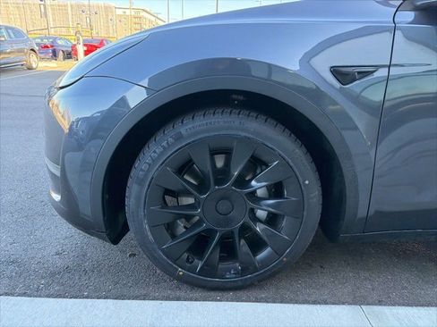 Used 2020 Tesla Model Y Long Range image 4