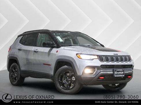 Used 2023 Jeep Compass Trailhawk image 1