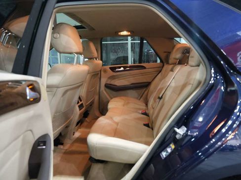 Used 2013 Mercedes-Benz ML 350 4MATIC image 22