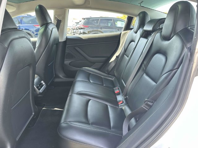 Used 2018 Tesla Model 3 Long Range RWD image 15