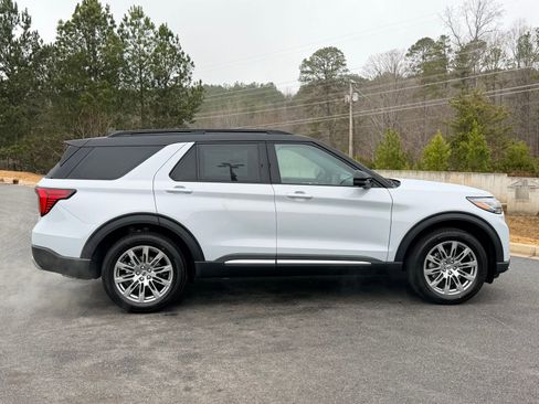 New 2026 Ford Explorer Platinum image 19