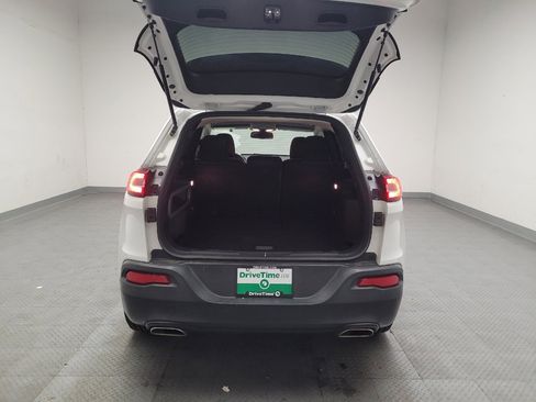 Used 2018 Jeep Cherokee Latitude image 29