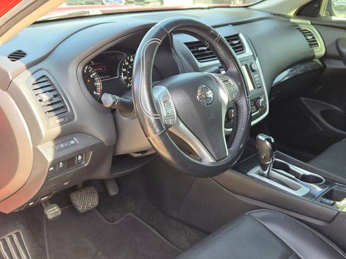 Used 2016 Nissan Altima 2.5 SL w/ 2.5 Technology w/LED Package image 11