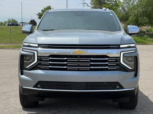 Used 2025 Chevrolet Suburban Premier AWD/4WD image 49